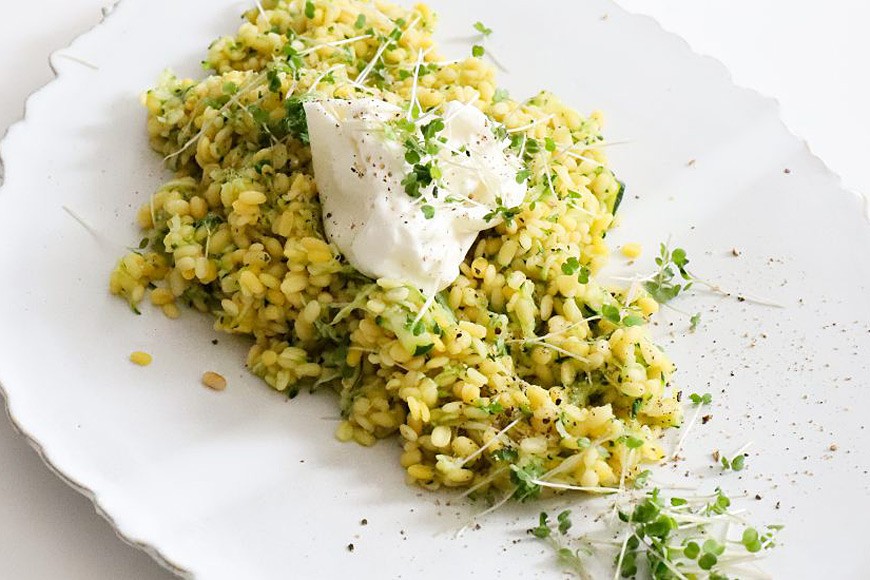 Linsensalat - mit Rohkost-Zucchini und Rucolasprossen